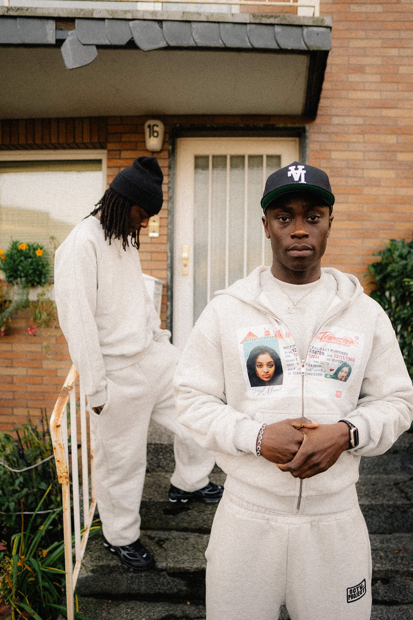 DRIVER LICENSE ZIPPER GREY